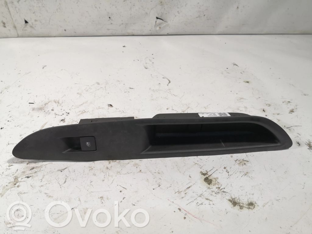 Opel Mokka X Electric window control switch 