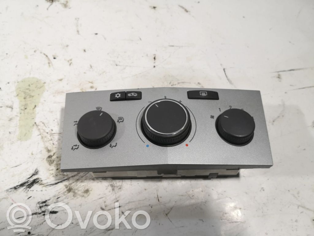 Opel Astra H Climate control unit 