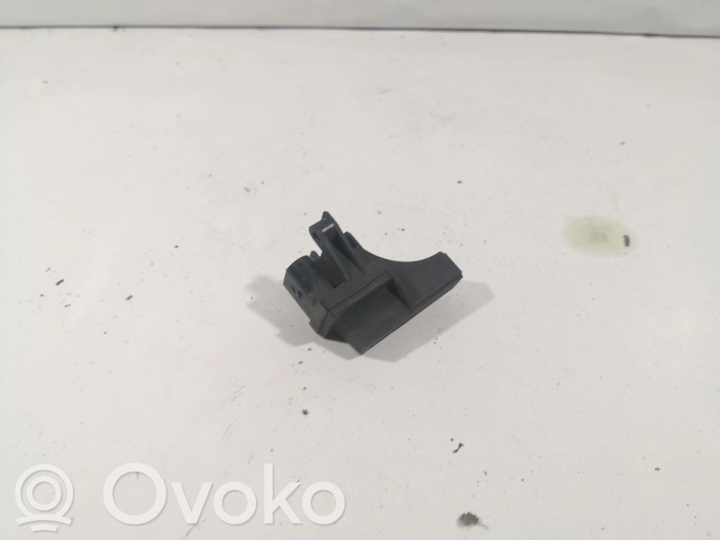 Audi A4 S4 B7 8E 8H Aerial antenna amplifier 