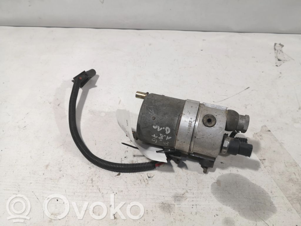 Audi A6 S6 C5 4B Vacuum pump 