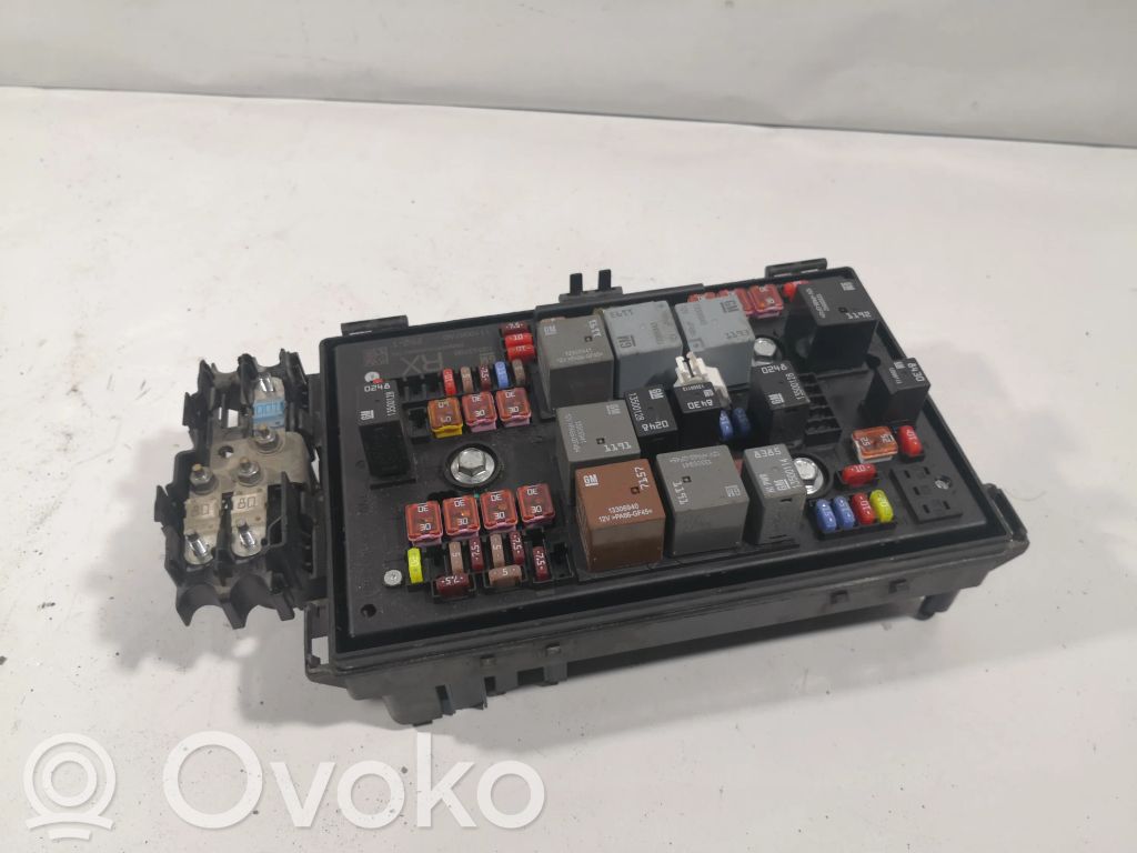 Opel Astra J Sulakemoduuli 