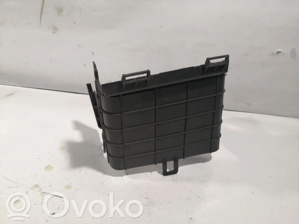 Volkswagen PASSAT B7 Osłona termiczna akumulatora 