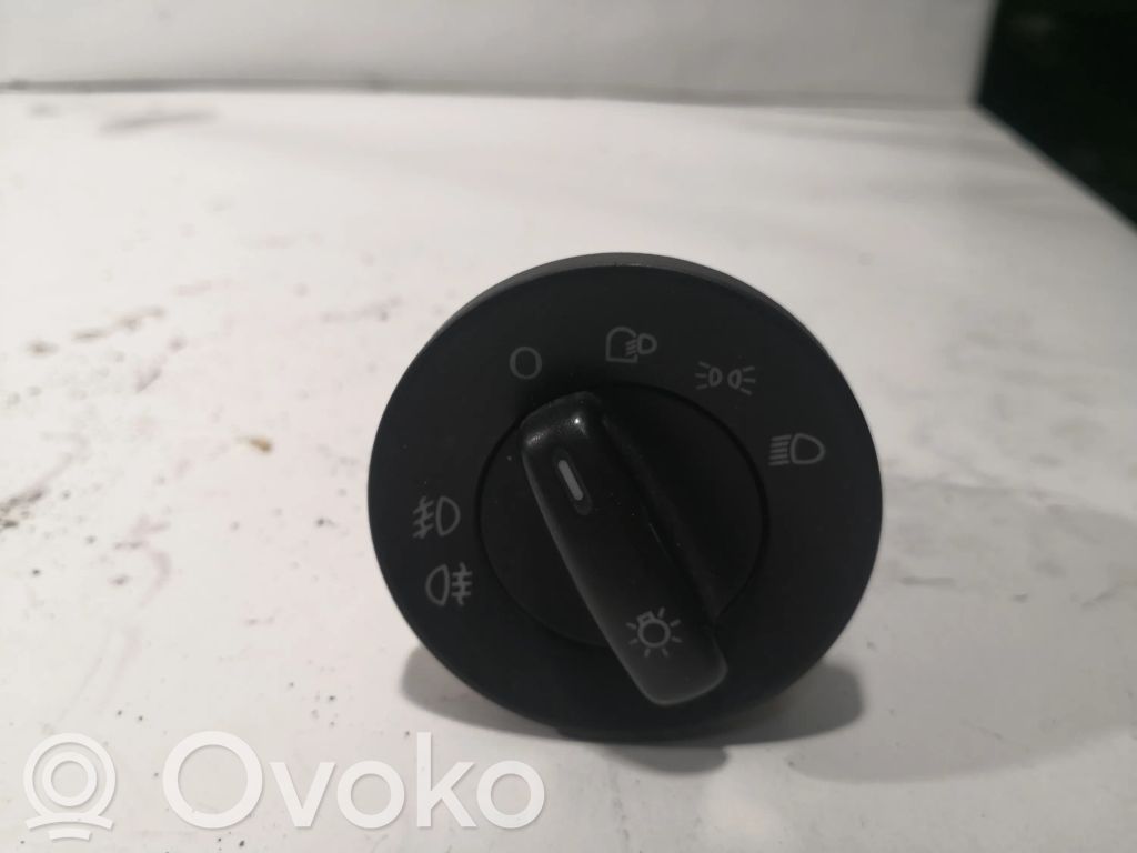 Skoda Octavia Mk2 (1Z) Interruptor de luz 