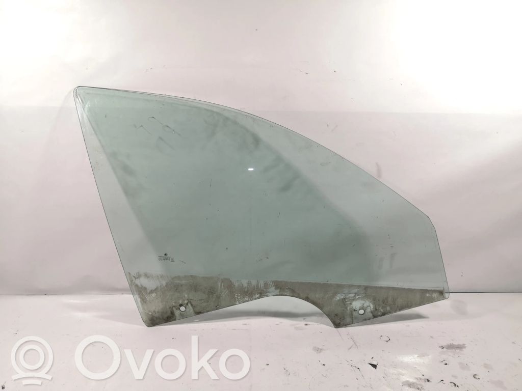 Skoda Octavia Mk2 (1Z) Front door window glass four-door 