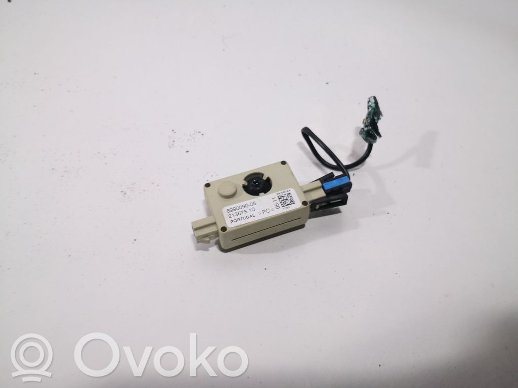 BMW 3 E90 E91 Antenos stiprintuvas 