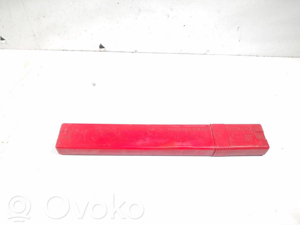 Volkswagen PASSAT B5.5 Avarinis ženklas 