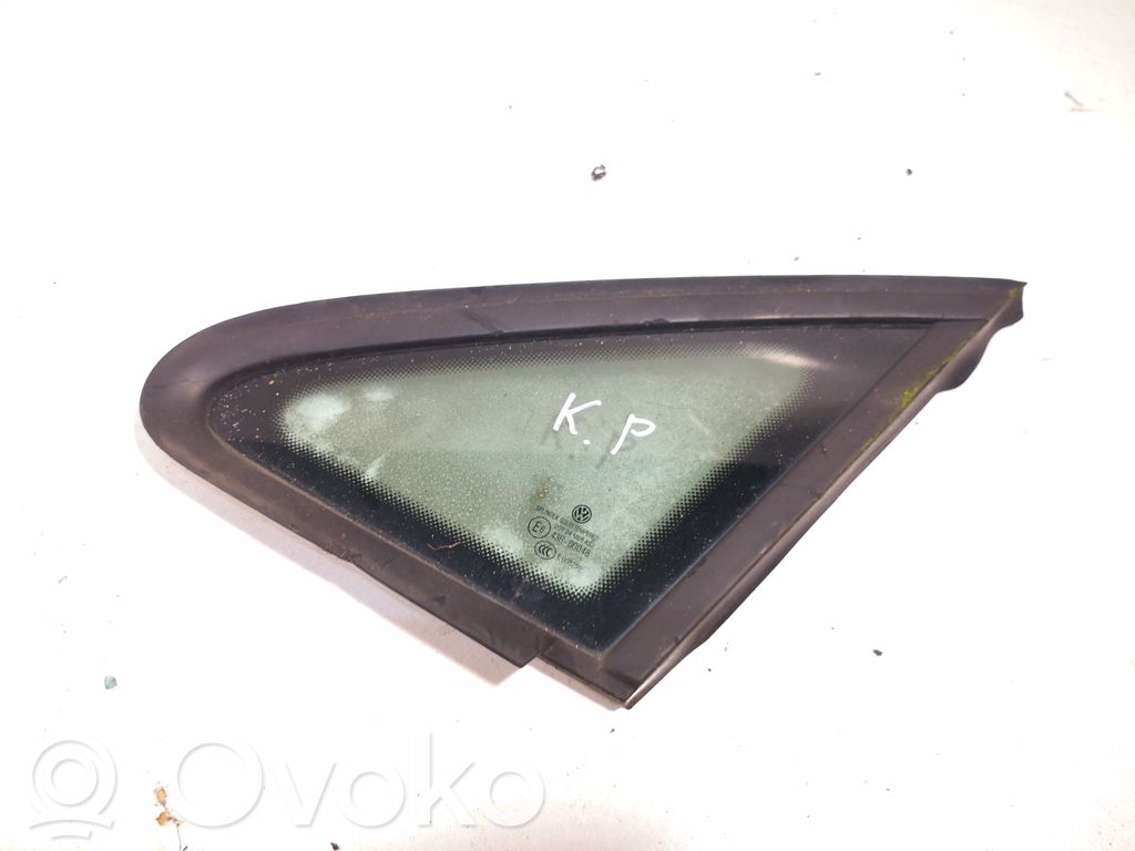 Volkswagen Golf Plus Front triangle window/glass 