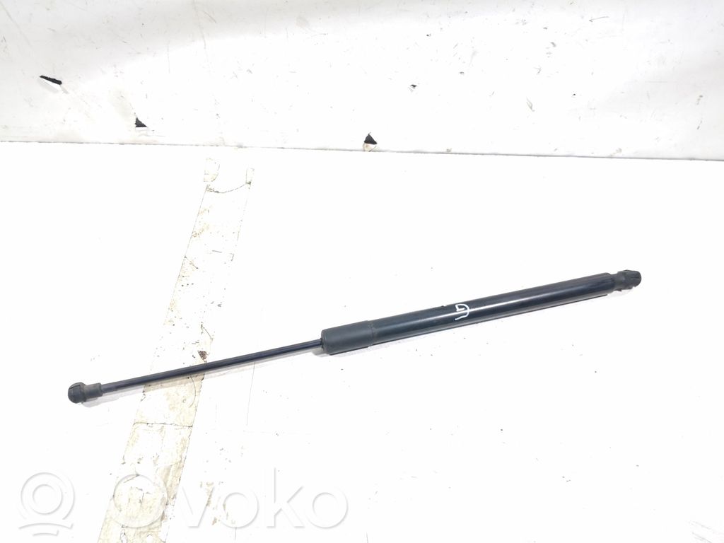 Volkswagen Golf VII Tailgate/trunk strut/damper 