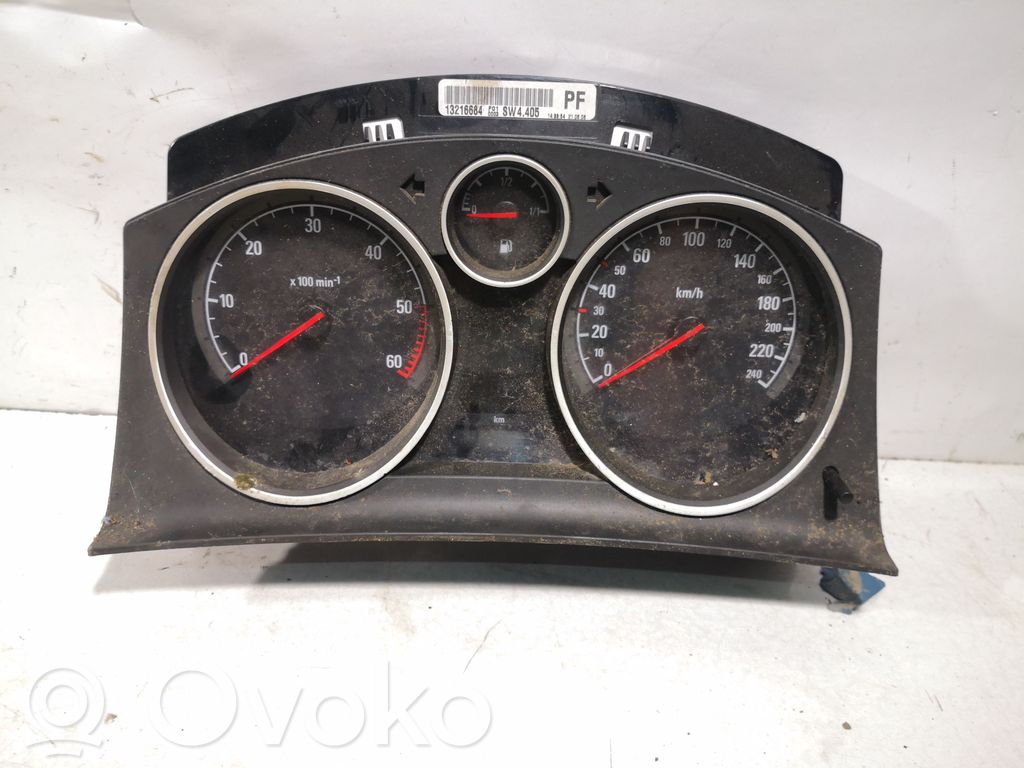 Opel Zafira B Speedometer (instrument cluster) 