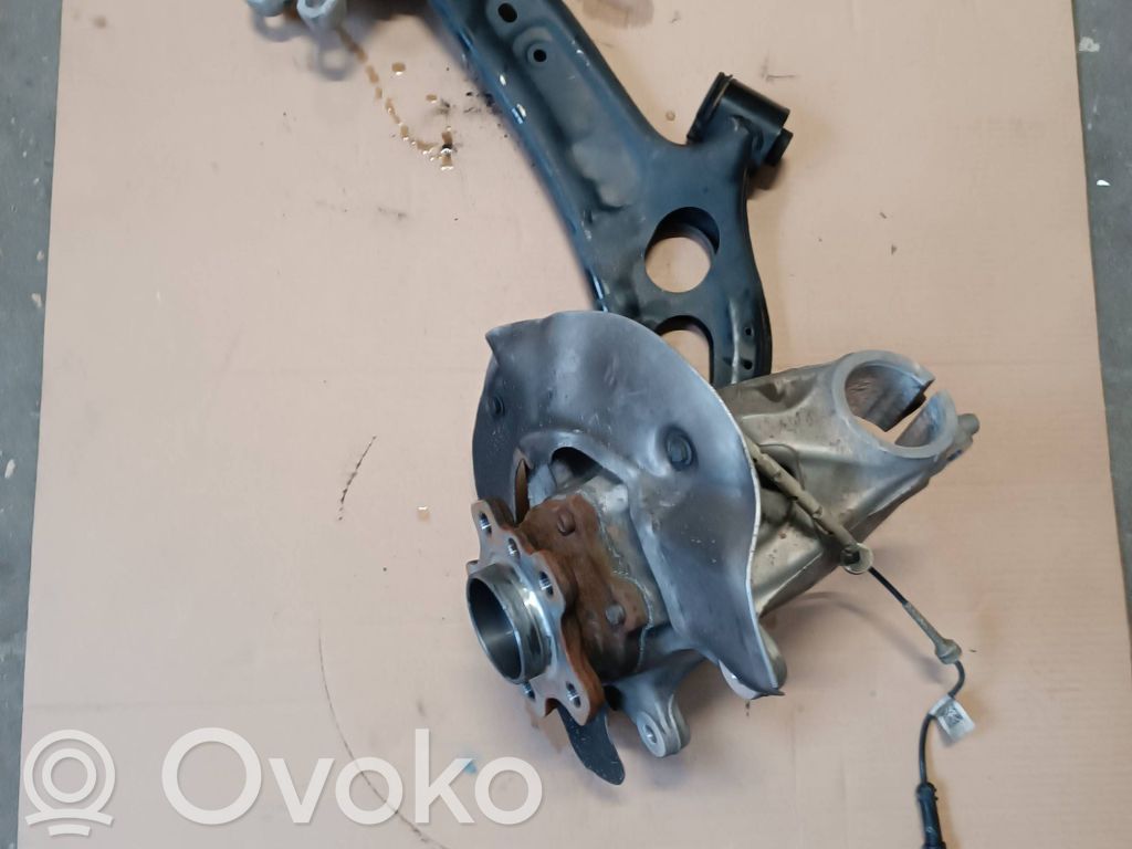 BMW 2 Active Tourer U06 Front wheel hub spindle knuckle 