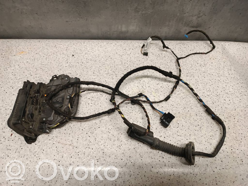 BMW 2 F46 Cerradura de puerta trasera 