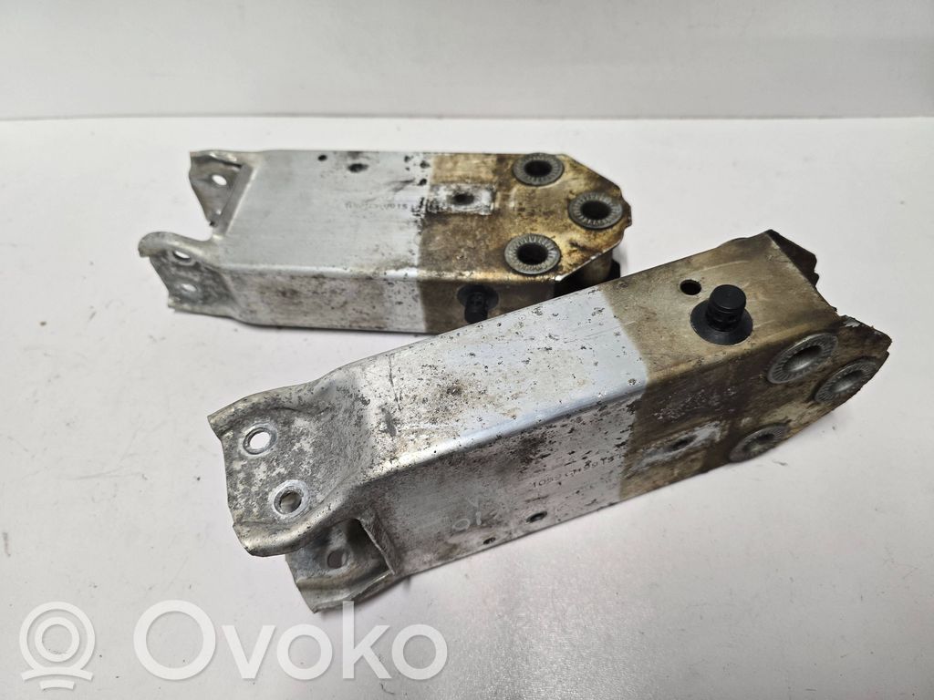 BMW 5 F10 F11 Odbój / Amortyzator zderzaka przedniego 