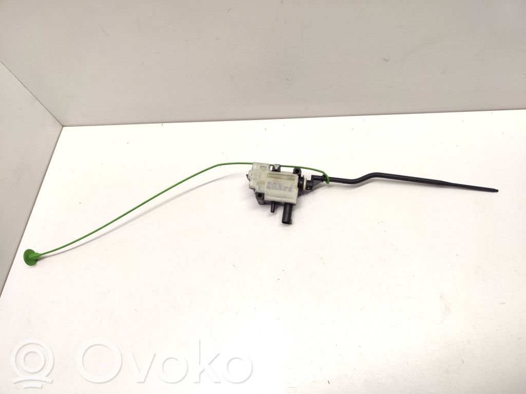 BMW 3 E90 E91 Fuel tank cap lock motor 