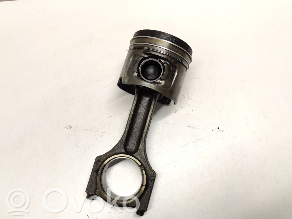BMW X3 E83 Piston with connecting rod 