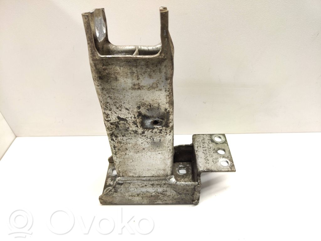 BMW X3 E83 Front bumper mounting bracket 