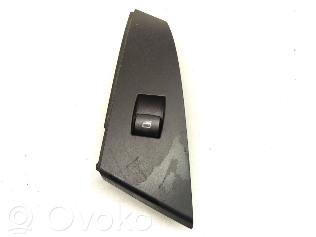 Electric window control switch   6940324,15939807,6922244