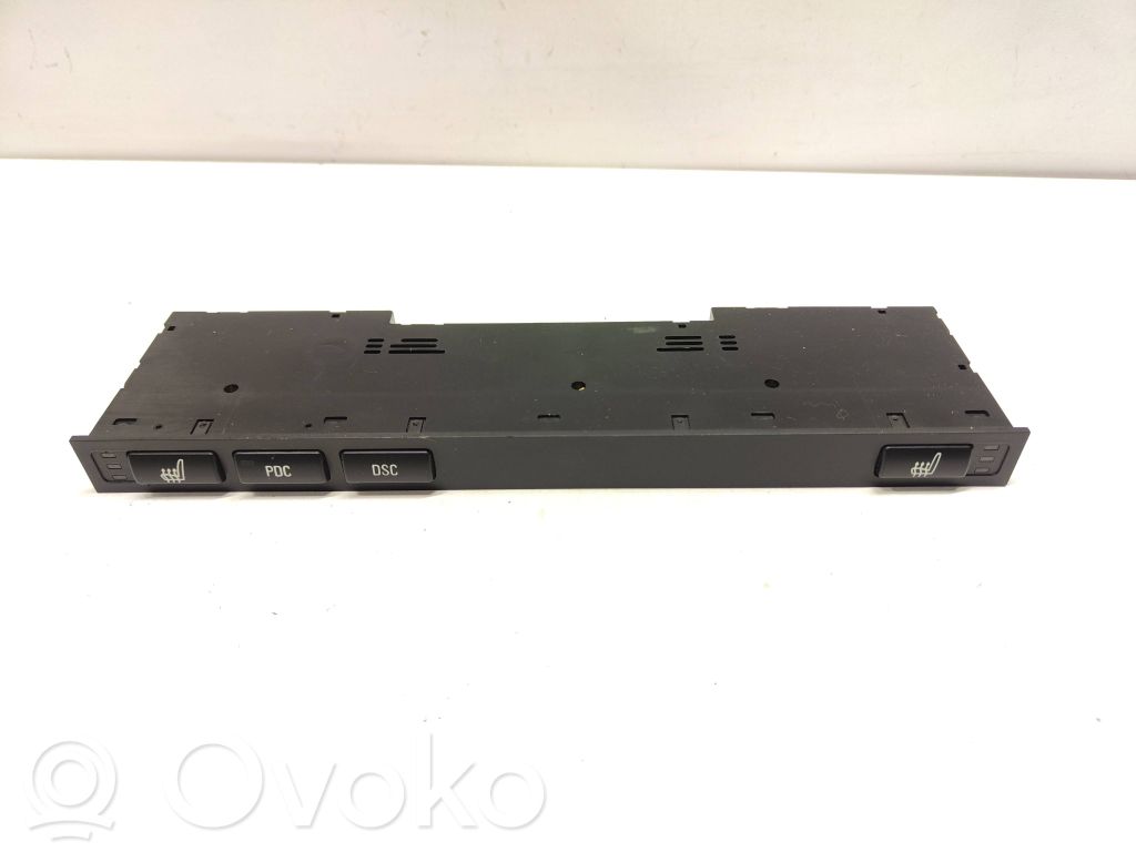 Seat heating switch   61318373776,03742073,110187,8373776