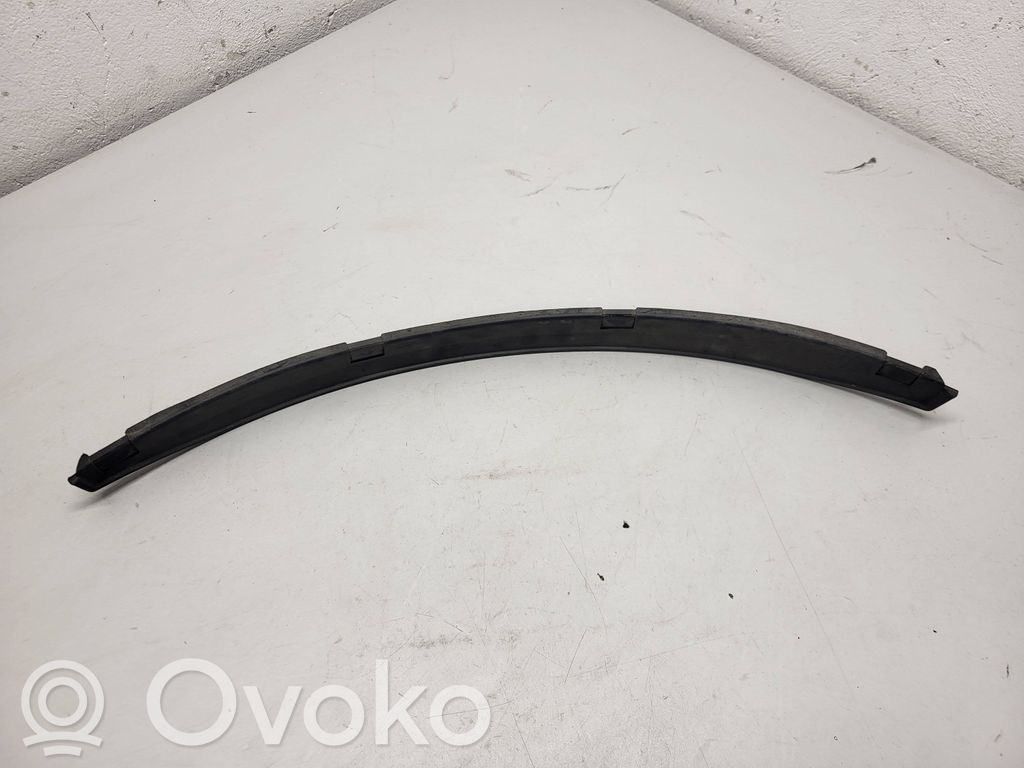 Front arch trim   81A854970