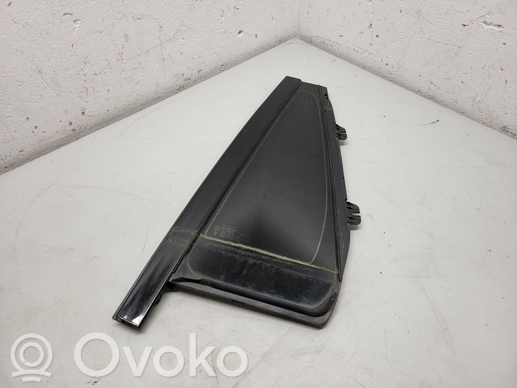 Volvo XC90 Ventanilla de ventilación de la puerta trasera 