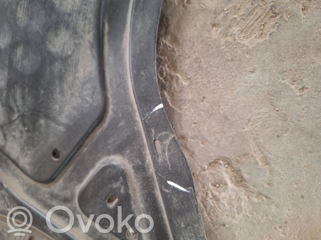 Volkswagen Golf VI Engine splash shield/under tray 