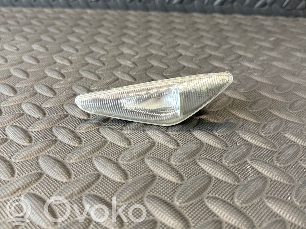 BMW X5 E70 Front fender indicator light 