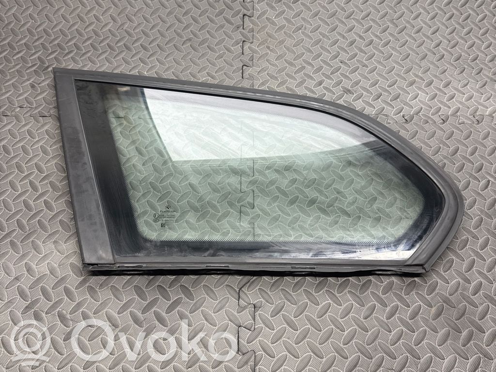 Rear side window   7119953