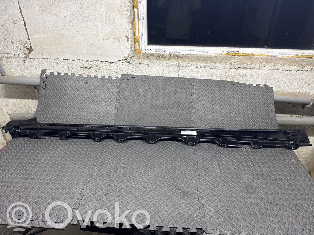 BMW 4 G22 G23 G24 G26 Ślizg listwy progowej 