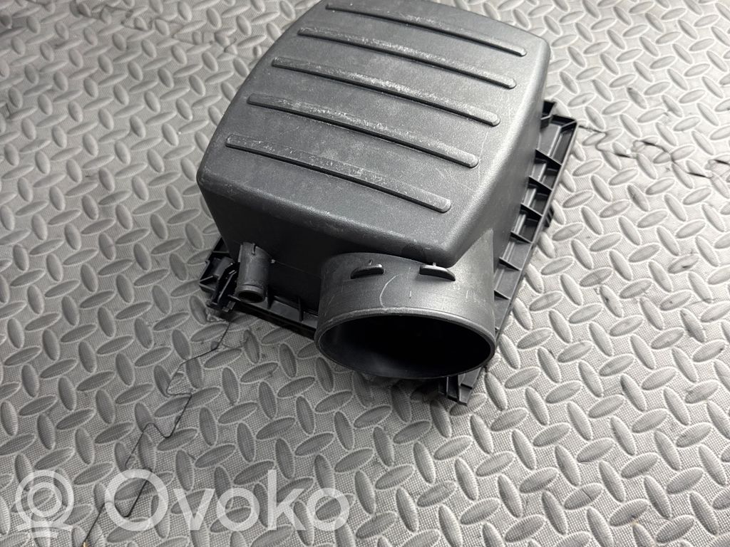 Jeep Grand Cherokee Air filter box 
