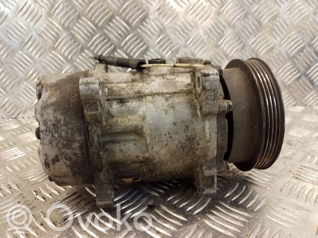 Renault Scenic I Air conditioning (A/C) compressor (pump) 