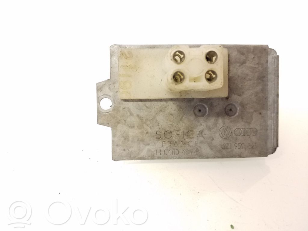 Audi 80 90 S2 B4 Rezystor / Opornik dmuchawy nawiewu 