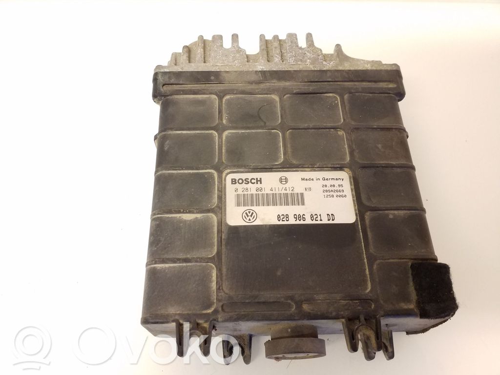 Volkswagen PASSAT B4 Engine control unit/module 