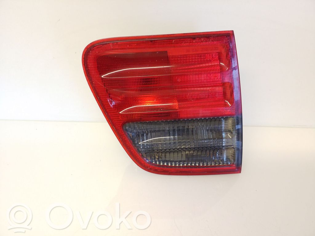 Mercedes-Benz E W210 Luci posteriori del portellone del bagagliaio 