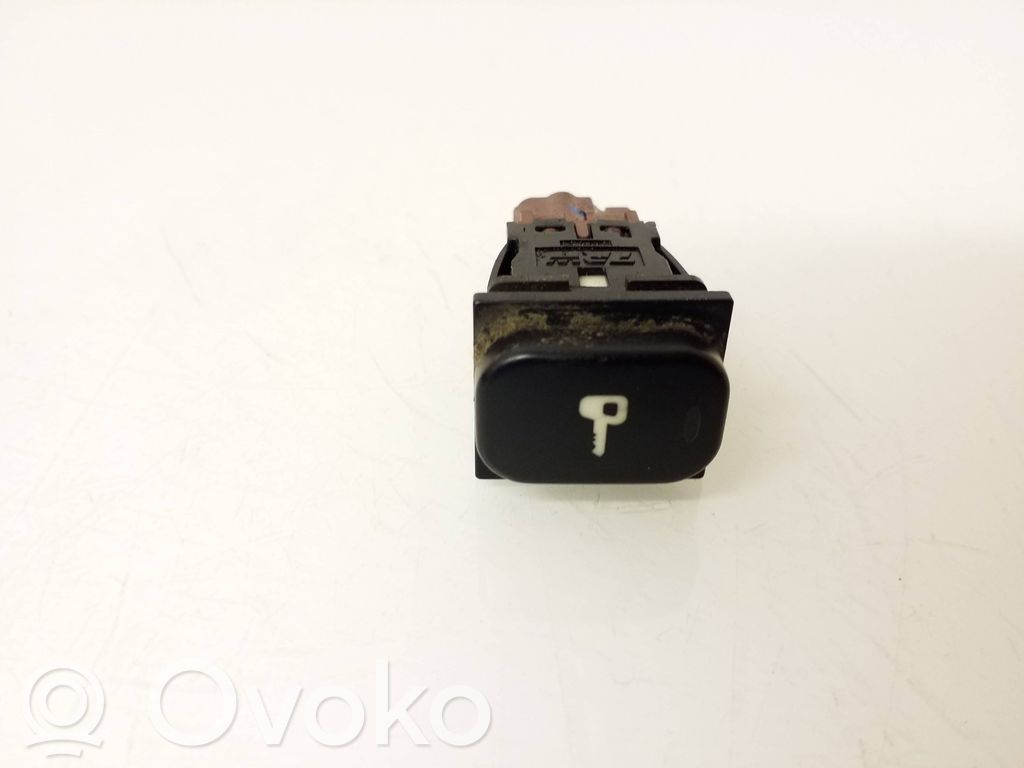 Peugeot 607 Central locking switch button 