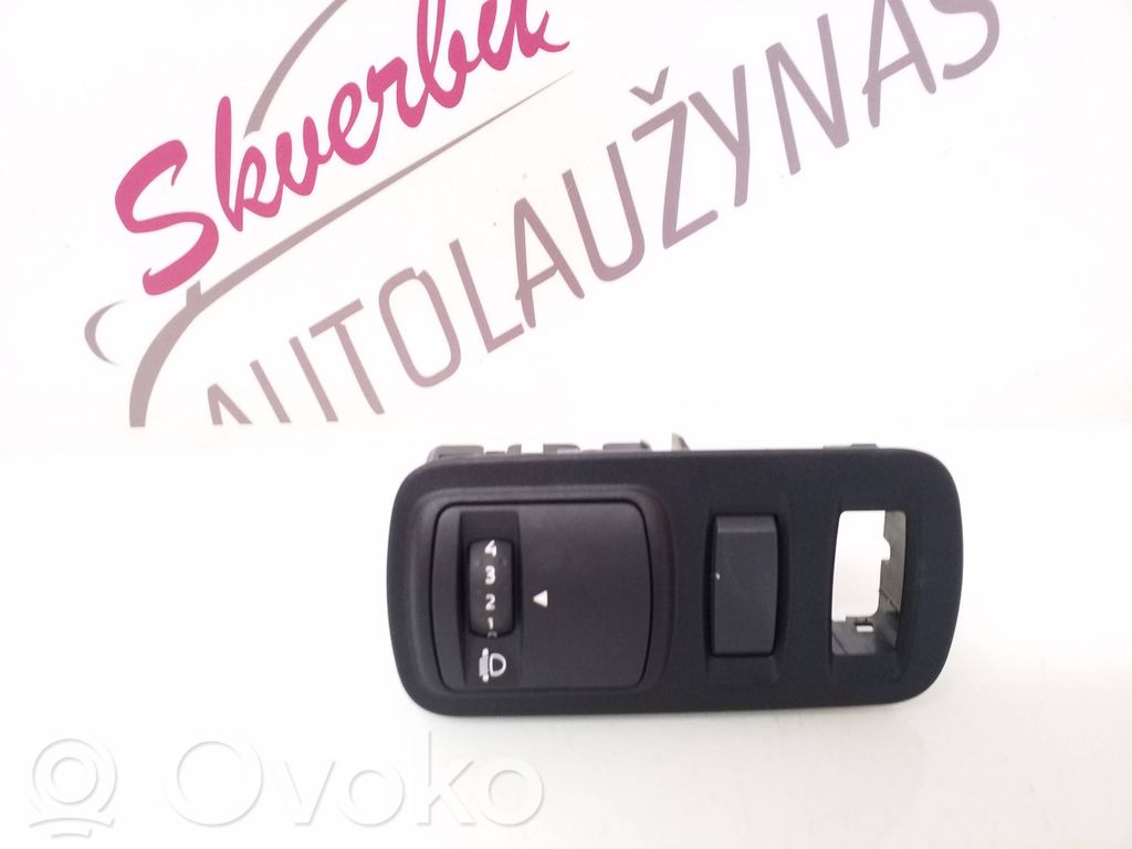 Renault Kadjar Przycisk / Pokrętło regulacji świateł 