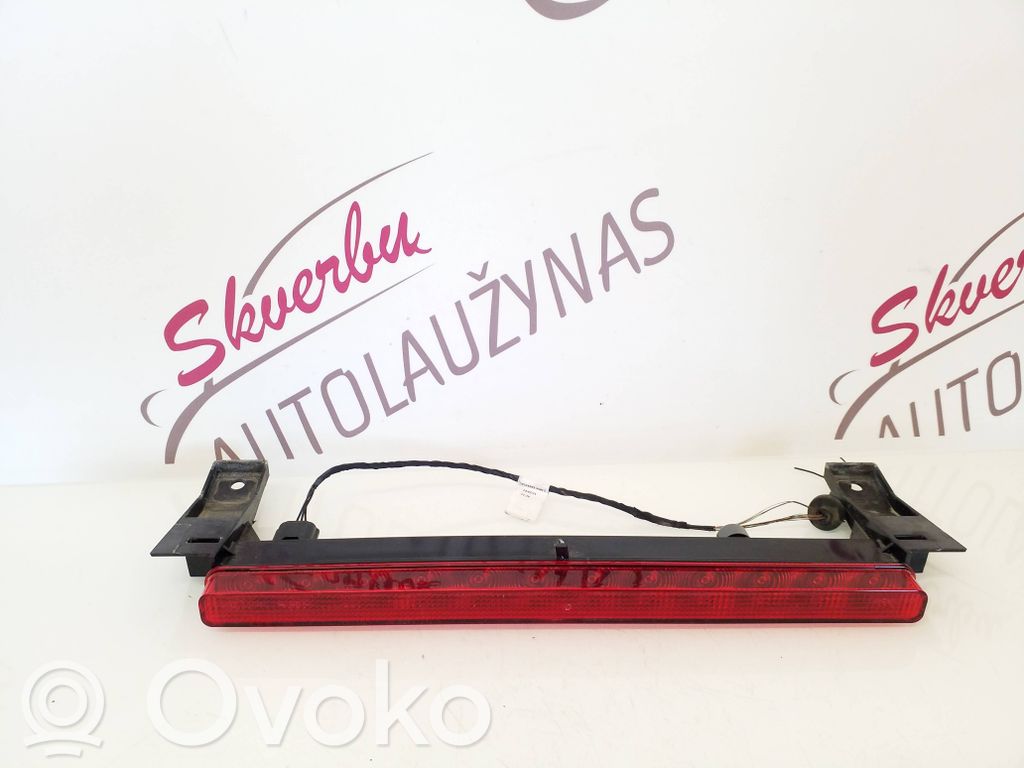 Volvo XC40 Third/center stoplight 