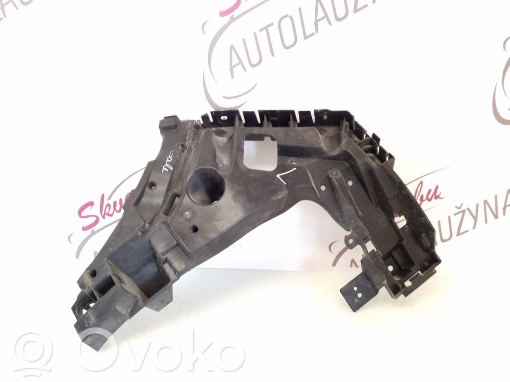 Volvo XC40 Takapuskurin kannake 