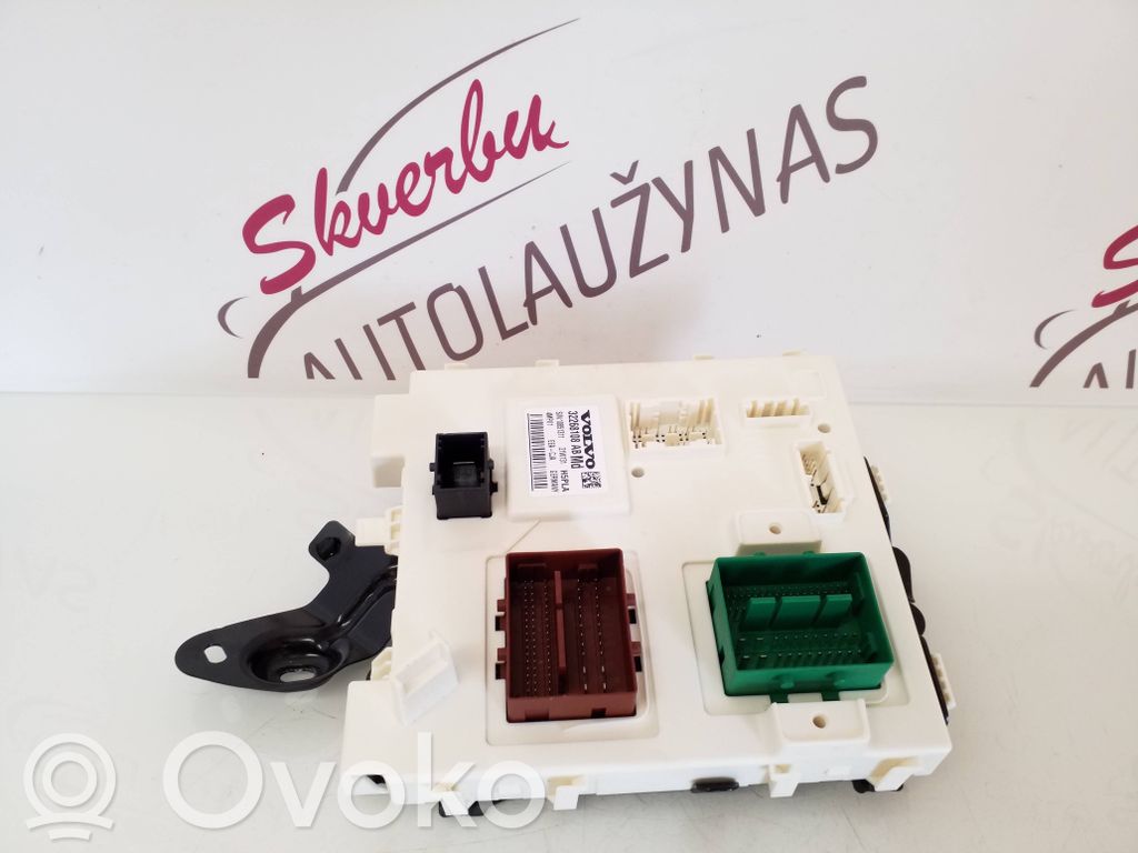 Volvo XC40 Door control unit/module 