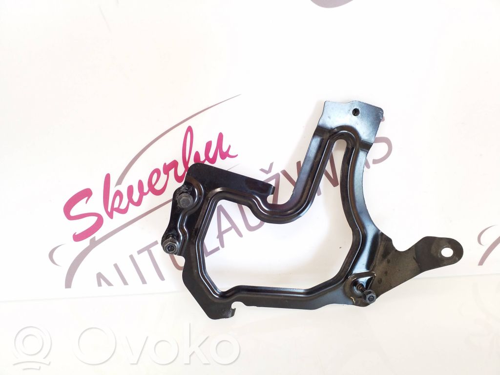 Volvo XC40 Supporto centralina motore 