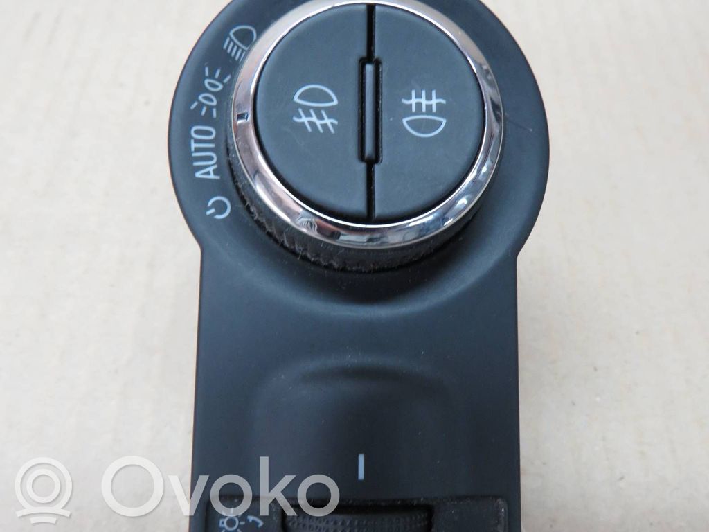 Light switch   22901655