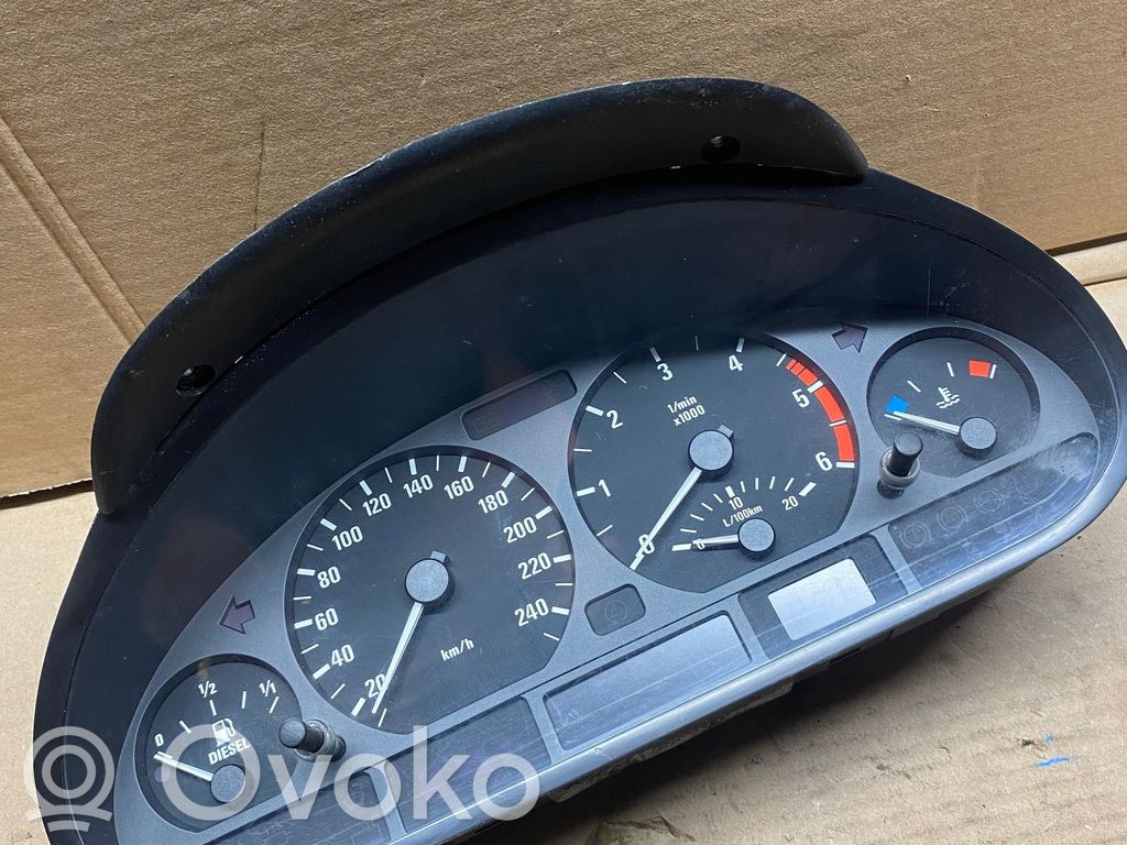 Speedometer (instrument cluster)   6906885,03460411220258,0263606266