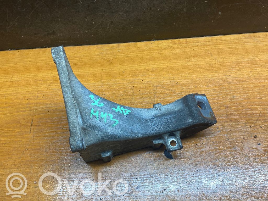 BMW 3 E36 Engine mounting bracket 