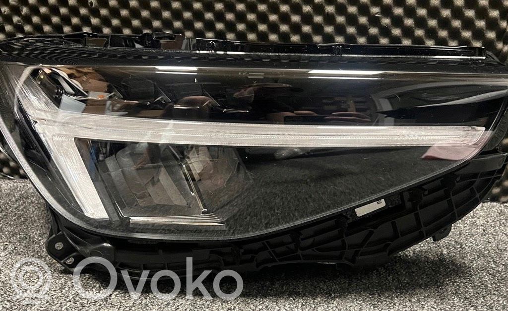 Volvo XC40 Scheinwerfer 