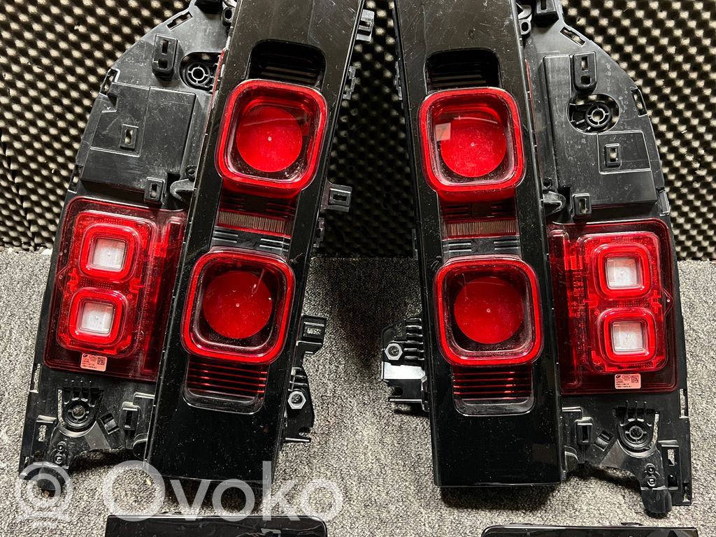 Takavalot   L8B213404,L8B213405