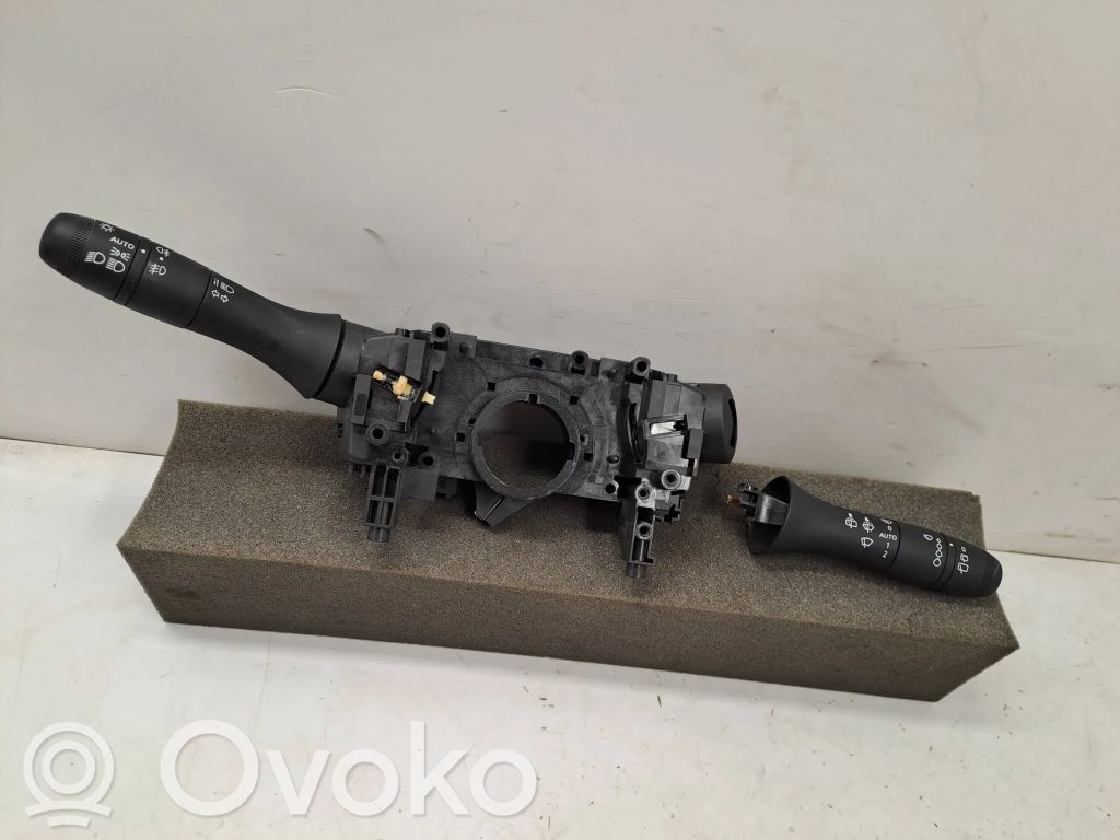 Dacia Sandero III Wiper control stalk 