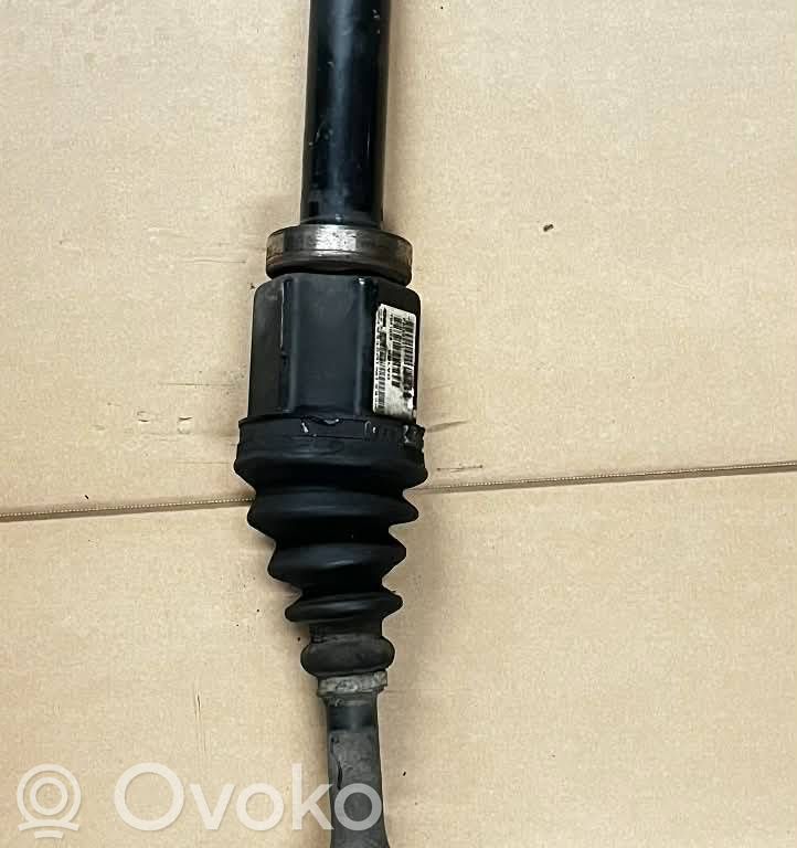 Front driveshaft   8689211