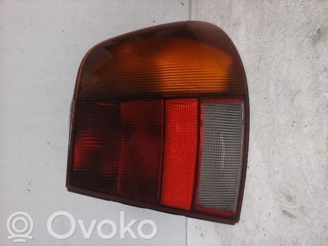 Volkswagen Polo III 6N 6N2 6NF Lampă spate în caroserie 