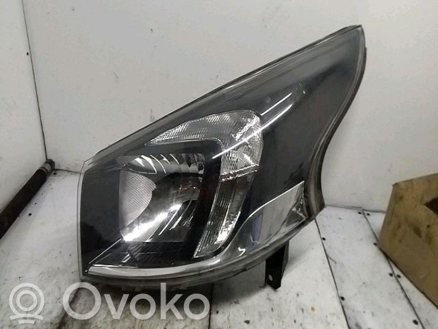 Opel Vivaro Scheinwerfer 