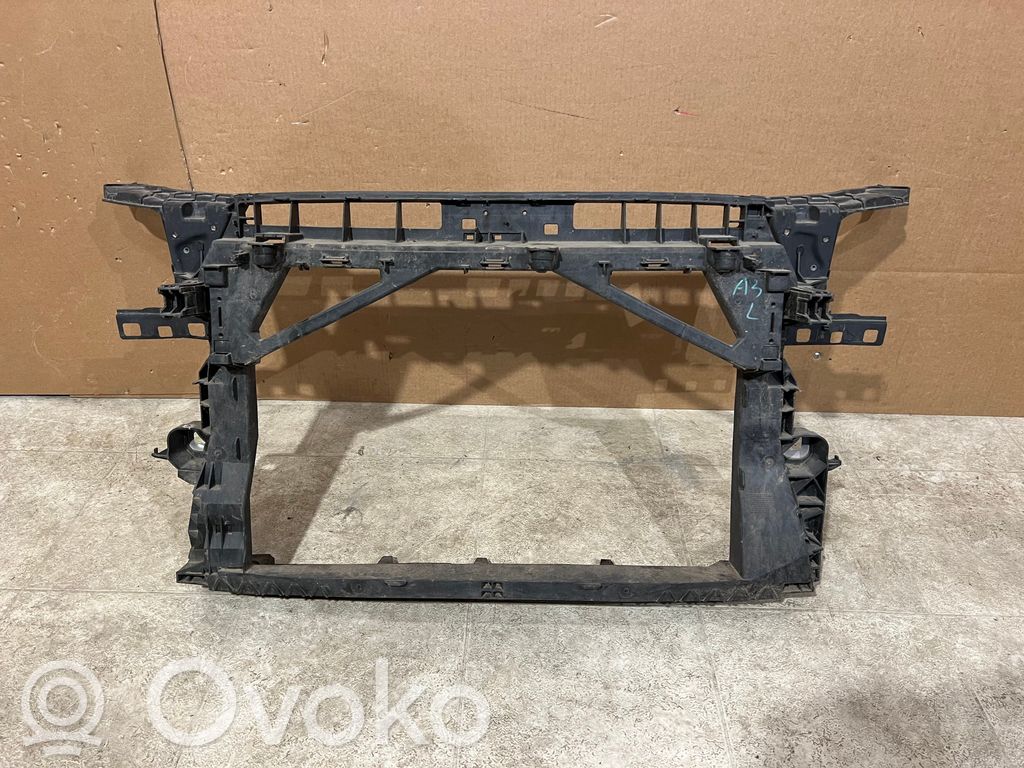 Audi A3 8Y Radiatorių panelė 