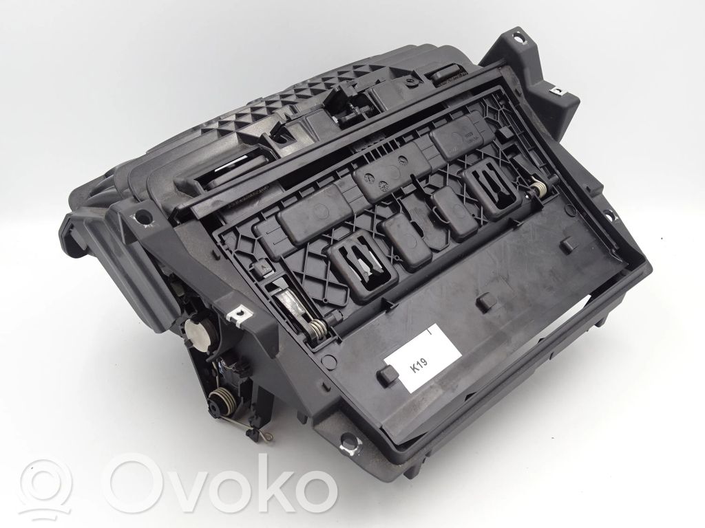BMW M8 F91 F92 G14 G15 Consola central de la guantera 