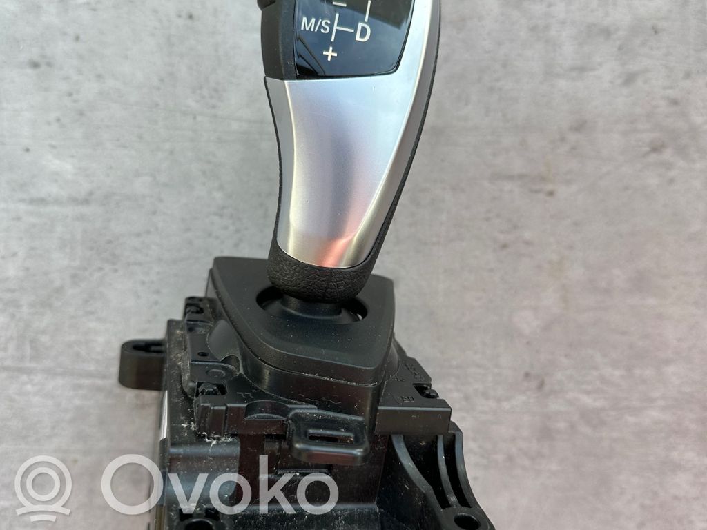 BMW 3 F30 F35 F31 Pavarų perjungimo mechanizmas (kulisa) 